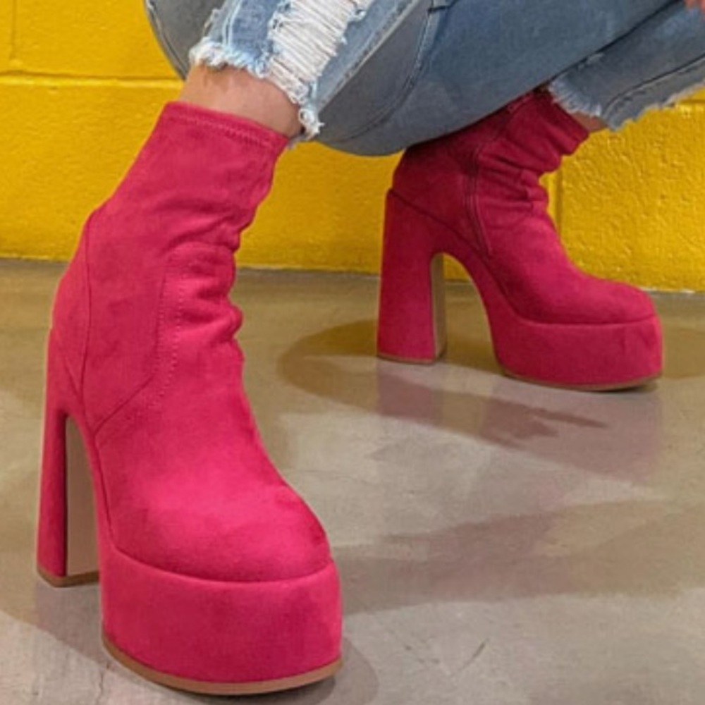 Steve Madden Stassie Booties